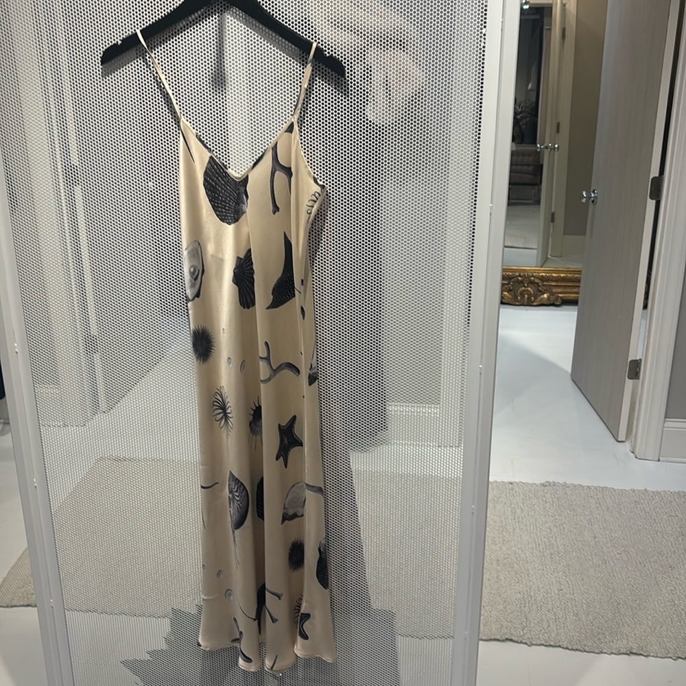 Silk Laundry 90' Slip Dress in Seashells